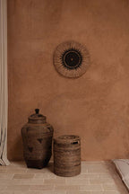 Décoration murale en raphia et macramé – Noir naturel