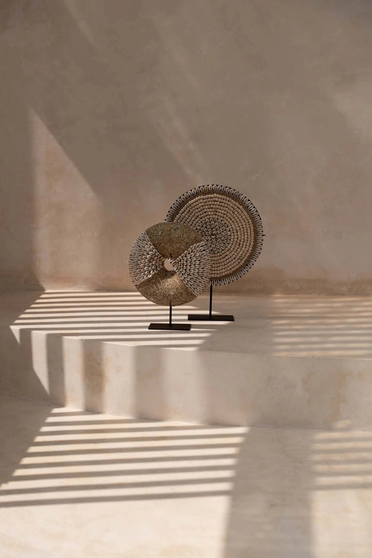 Décoration en coquillages sur socle – Naturel