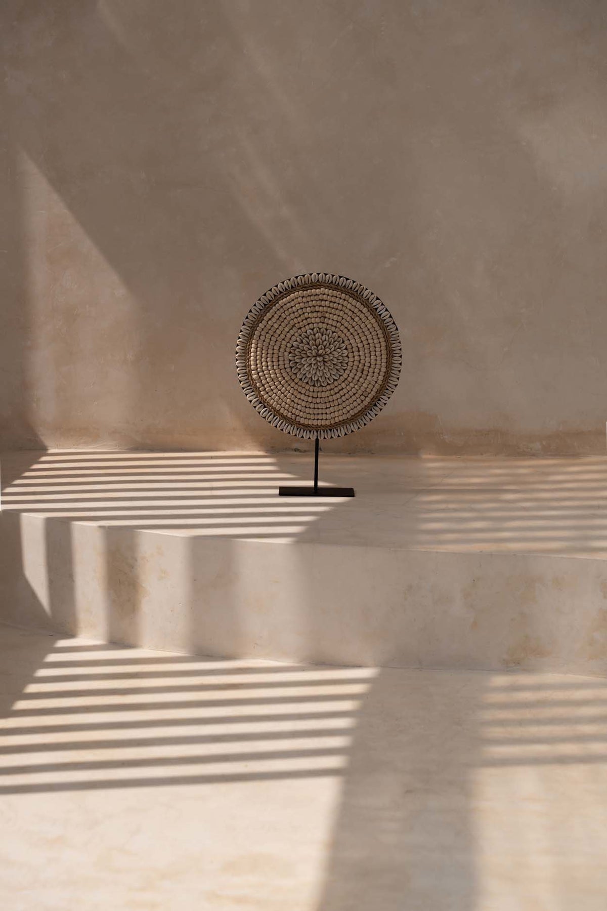 Décoration en coquillages sur socle – Blanc naturel