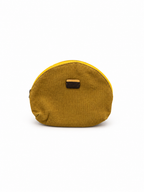 Pochette en toile de coton moutarde – détail en bois