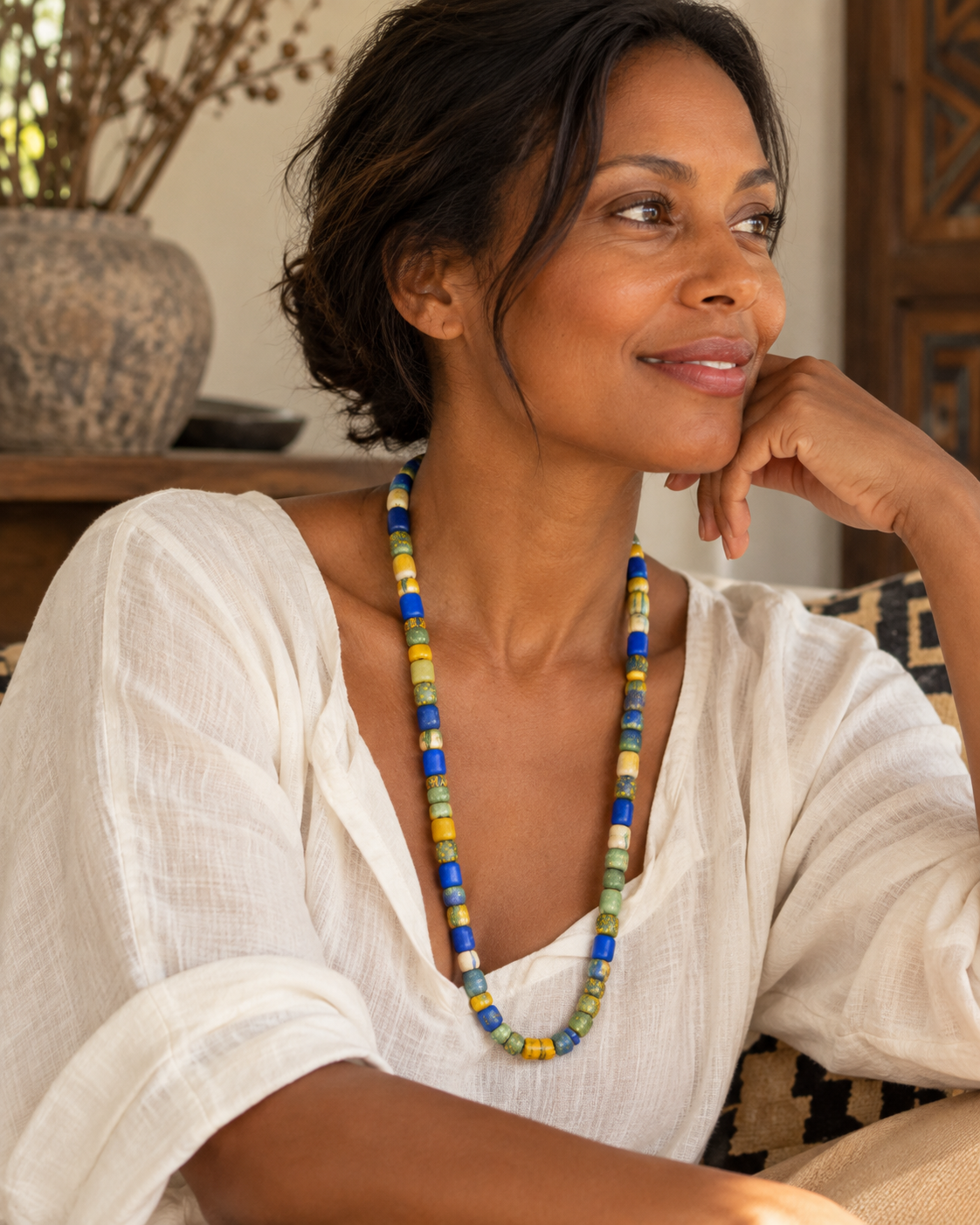 Collier artisanal en perles multicolores