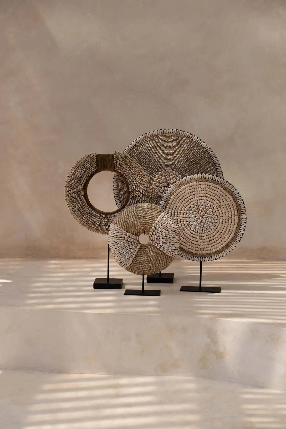 Décoration en coquillages sur socle – Blanc naturel