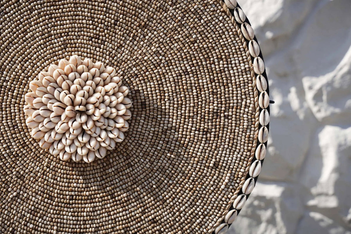 Décoration en coquillages sur socle – Blanc naturel